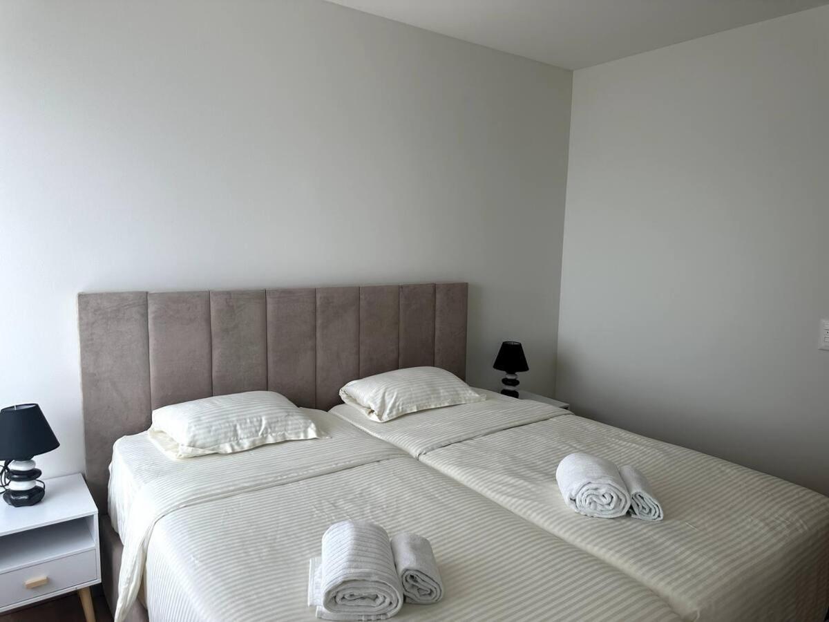 Hotel Du Quai Вильнёв Экстерьер фото