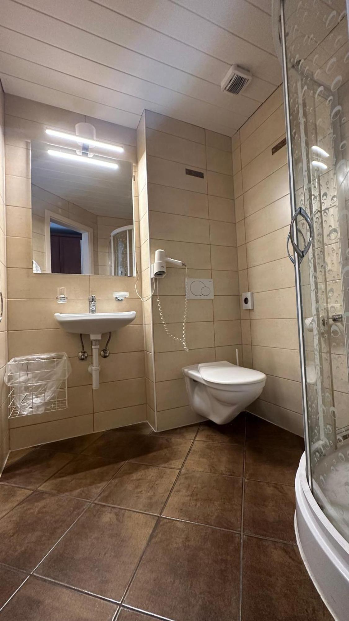 Hotel Du Quai Вильнёв Экстерьер фото