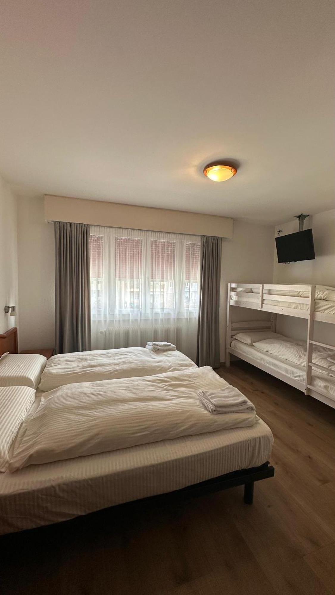 Hotel Du Quai Вильнёв Экстерьер фото