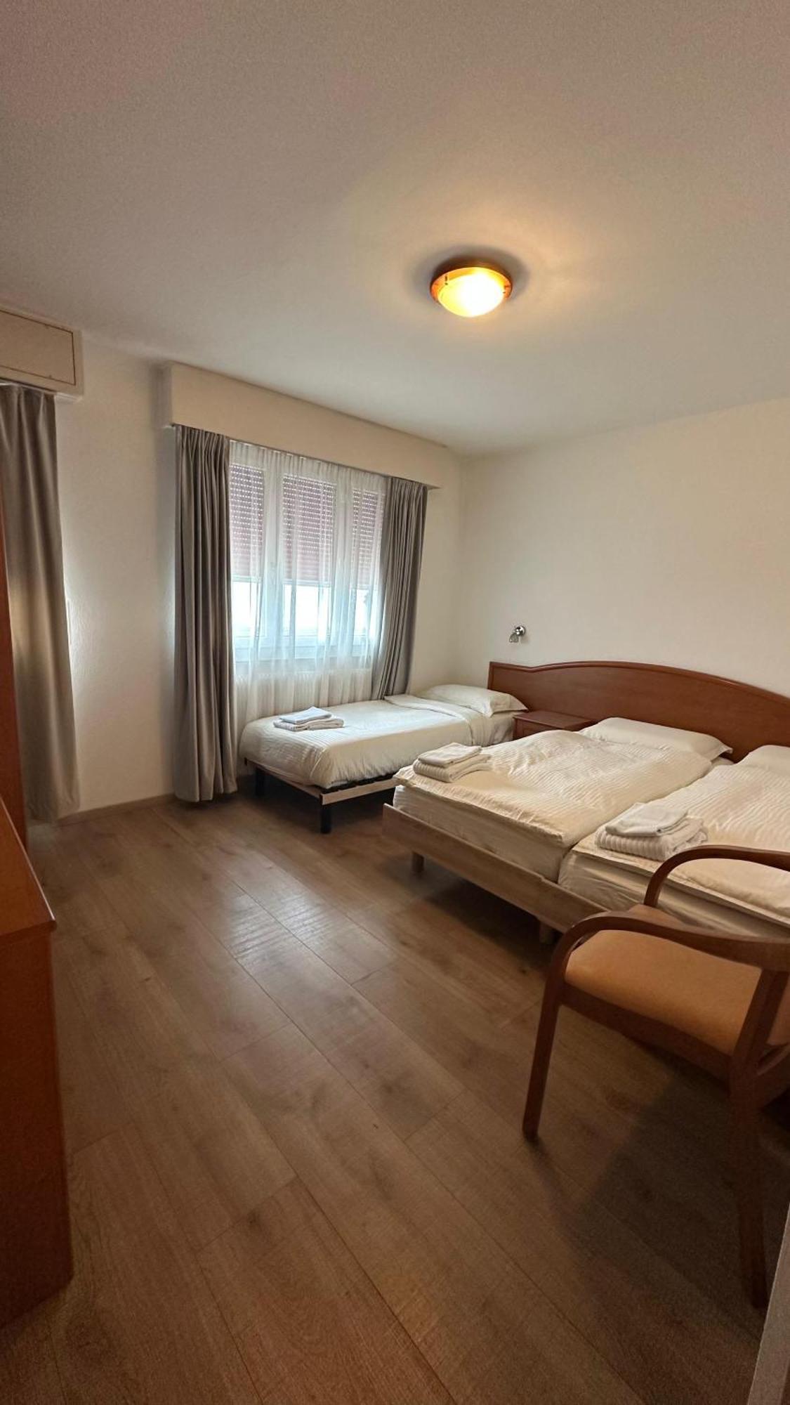 Hotel Du Quai Вильнёв Экстерьер фото